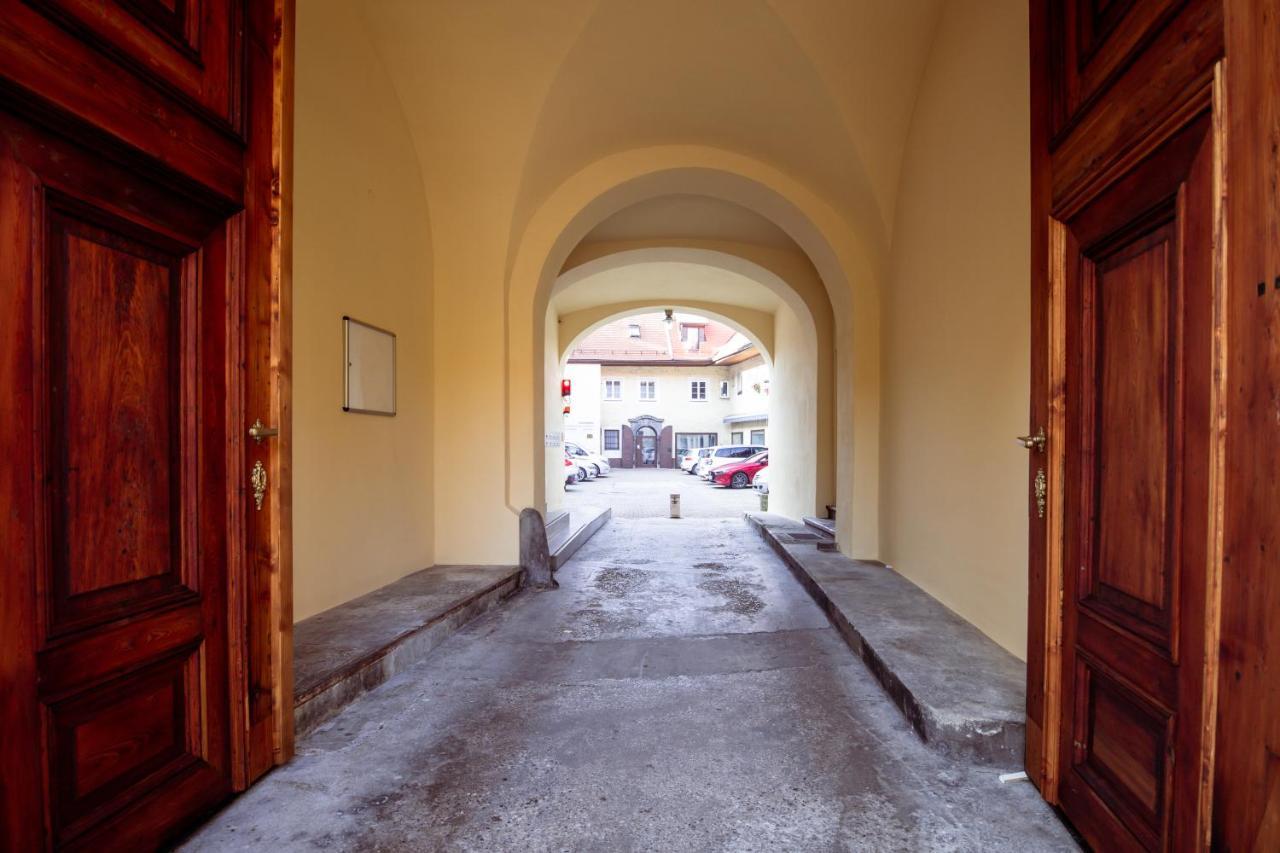 Central Living Vegova-With Parking Ljubljana Dış mekan fotoğraf